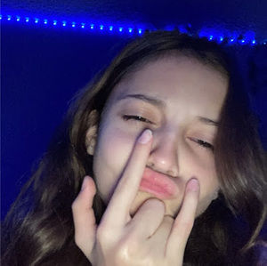 Meet your Posher, Alexis